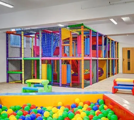 12b Niebieskie Z Basenem Krytym, Odkrytym, Sala Zabaw, Animacjami